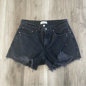 NWOT Abercrombie Mid Rise Curve Love Bzoyfriend Short Black Size 30